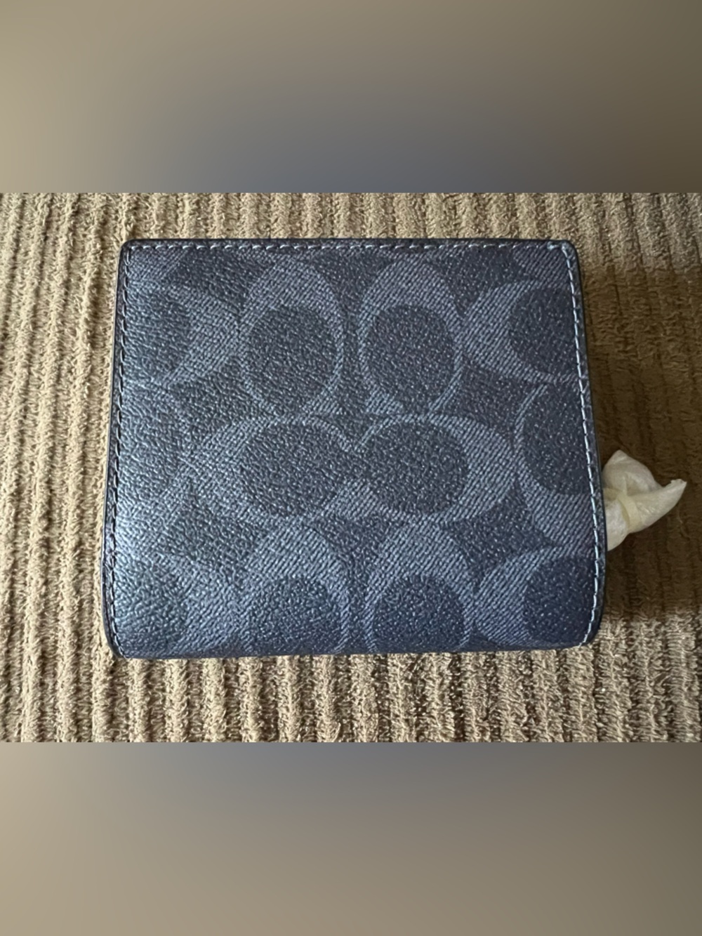 Coach Snap Wallet
In Signature Canvas NWT w/packaging - Picture 2 of 5
